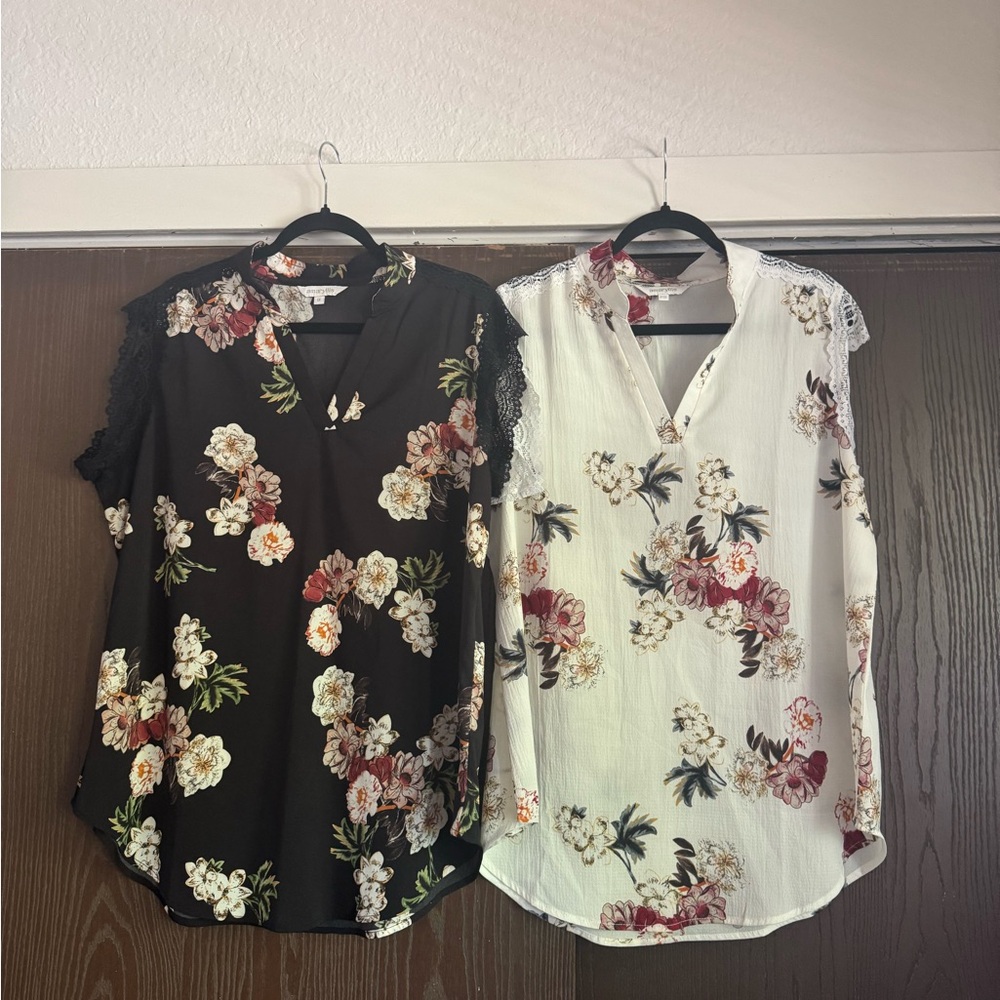 Amaryllis Floral Lace-Trim V-Neck Blouse - Black & White